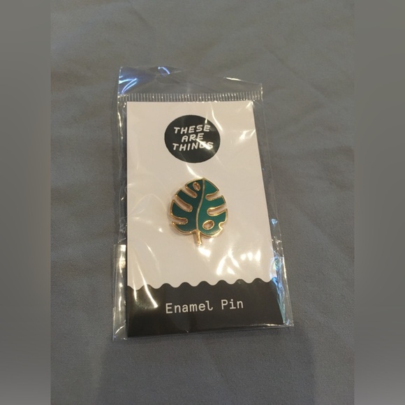 NWT These Are Things Monstera Pin [Green & Gold] - Picture 1 of 2